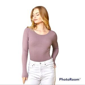 Lulus dusty pink rounded neckline ribbed stretchy knit bodysuit